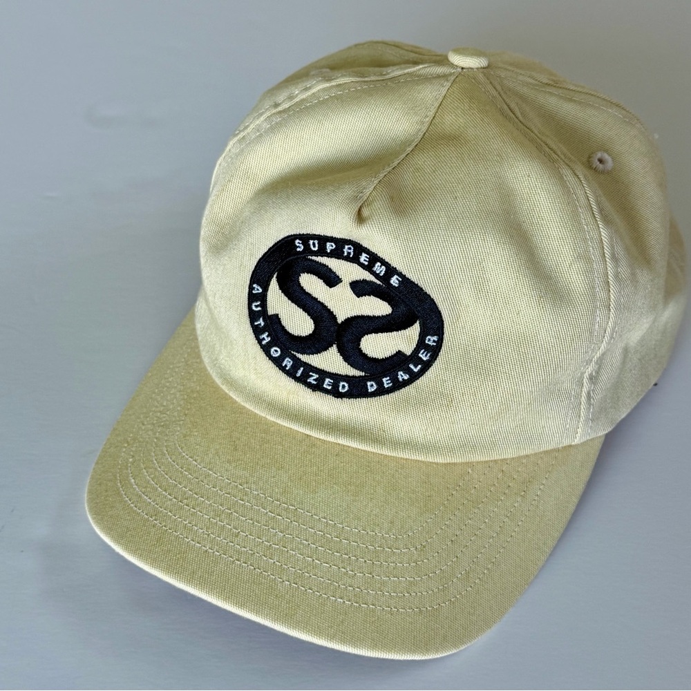 Supreme SnapBack 5 panel hat.